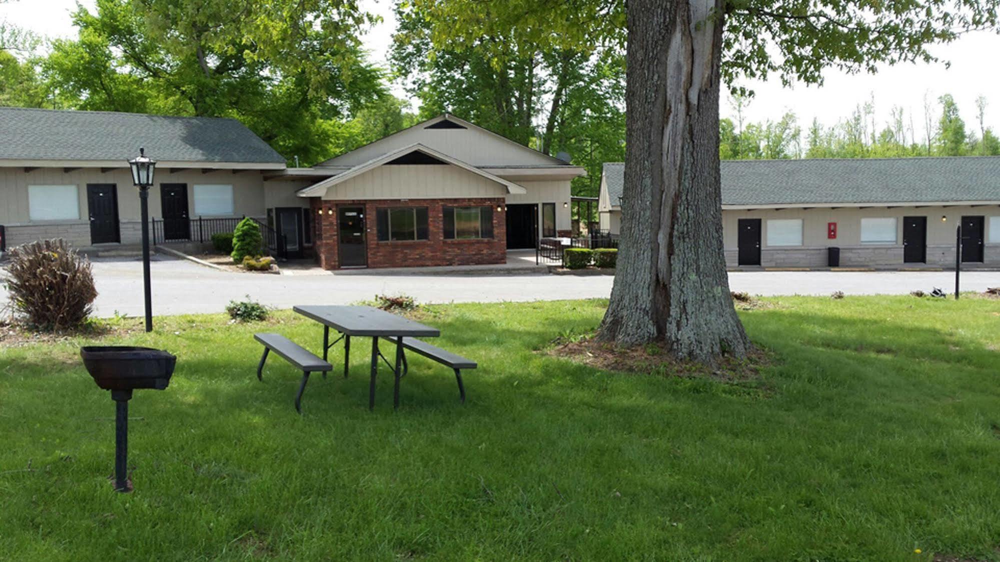 Kentucky Lake Inn Gilbertsville Zewnętrze zdjęcie